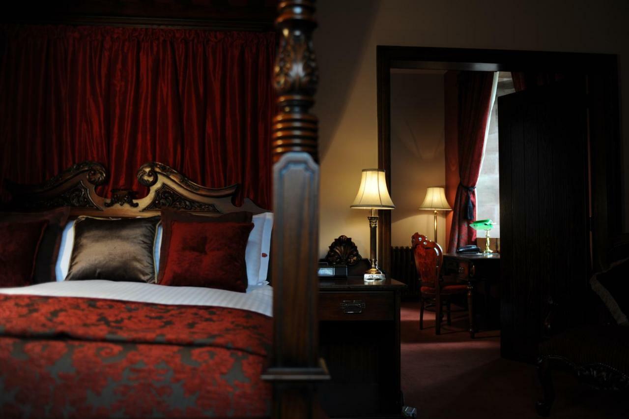 Peckforton Castle Tarporley Extérieur photo