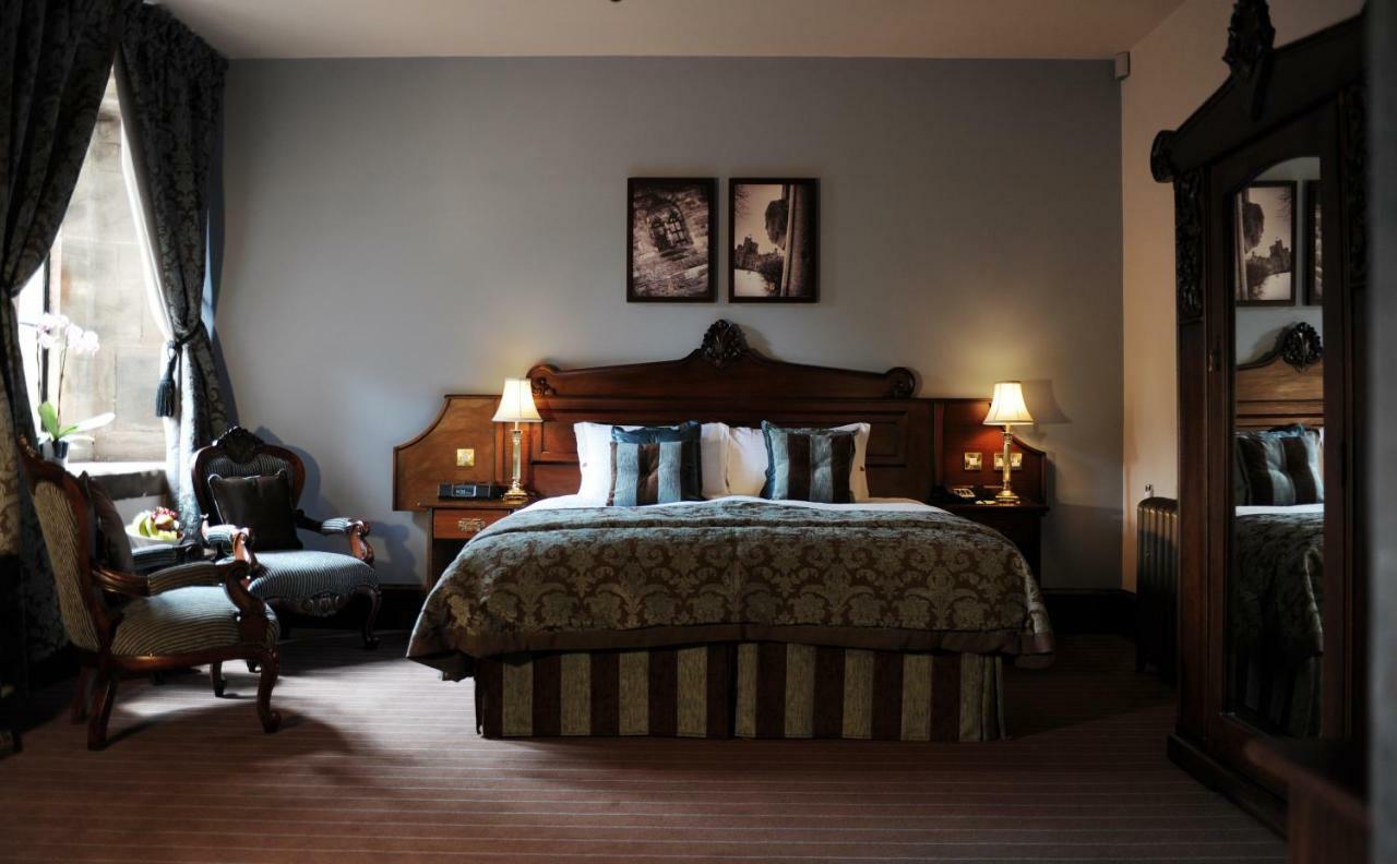 Peckforton Castle Tarporley Extérieur photo